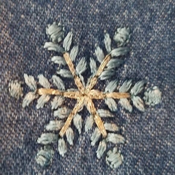 Chambray button down Snowman Snowflakes shirt - Picture 8 of 8